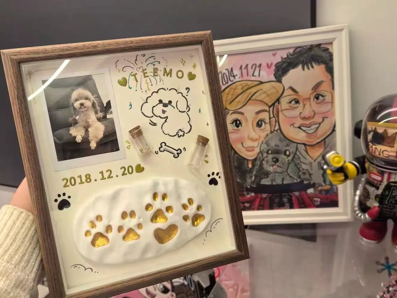 DIY Pet Paw Print Photo Frame Kit - Mess - Free Ink Pad Memorial Keepsake for Dogs & CatsFurEver Memory